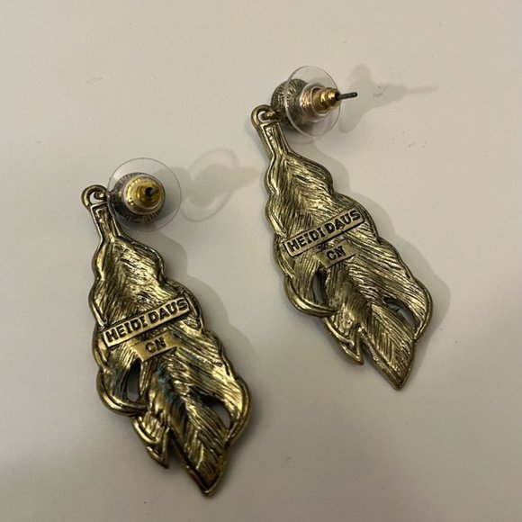 Heidi Daus Earring leaf shape - Picture 3 of 3